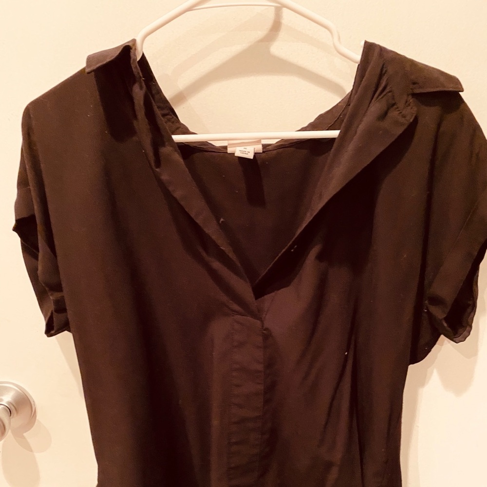 Black blouse short-sleeved